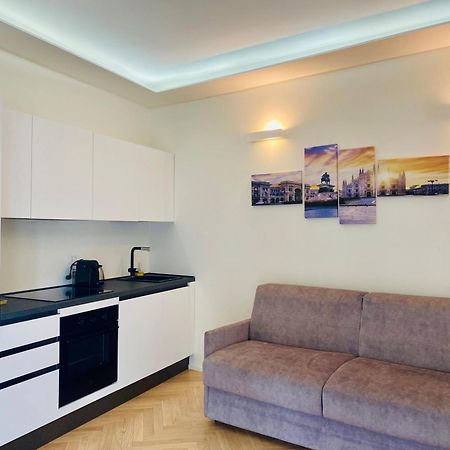 Sky View -Porta Nuova- Appartamento 2 Con Balcone Milan Exterior photo